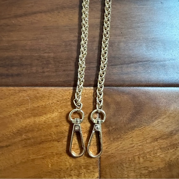 🆕 55” Removable Gold Crossbody Purse Chain - Picture 2 of 5
